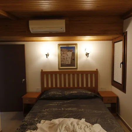 Ave Maria מלון 2*