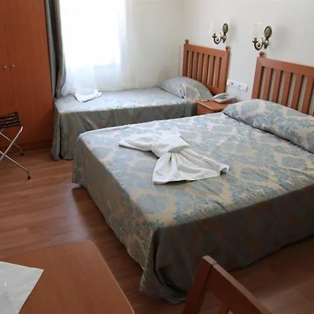 Ave Maria Hotel 2*