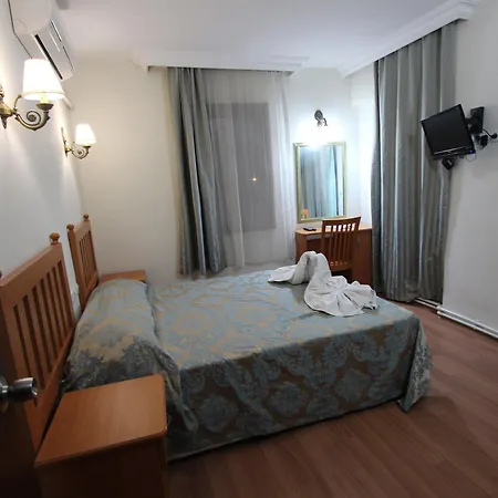Ave Maria Hotel 2*
