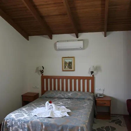 Ave Maria Hotel