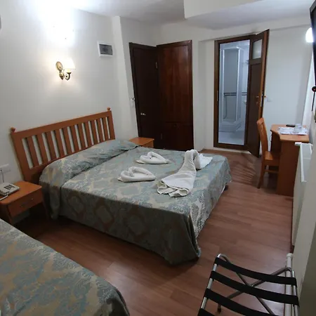 Ave Maria Hotel 2*