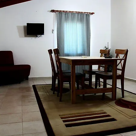 Ave Maria Hotel 2*