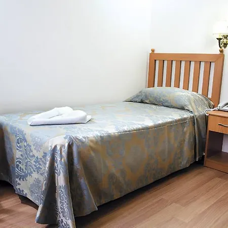 Hotel Ave Maria 2*