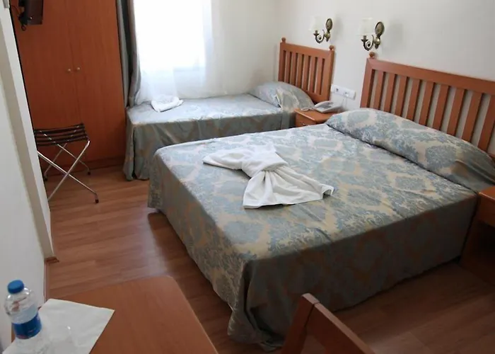 Ave Maria Hotell 2*
